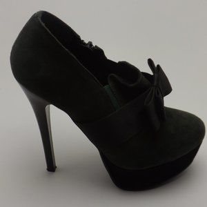 Mercato Green Suede Ankle Stilettoes Booty Pump.